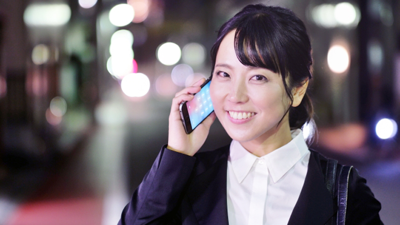 画像:遅い時間にすみませんを英語で言うと?