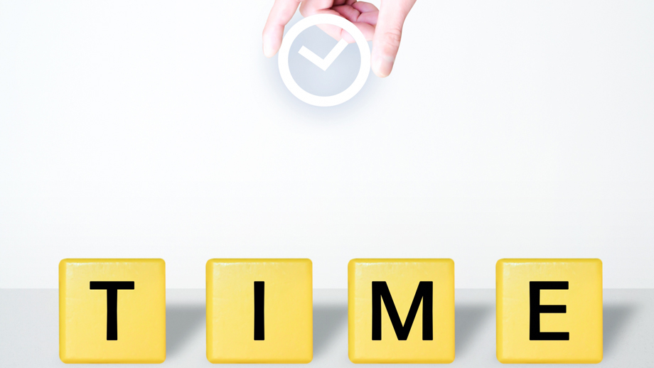 画像:11時5分過ぎだよを英語で言うと?