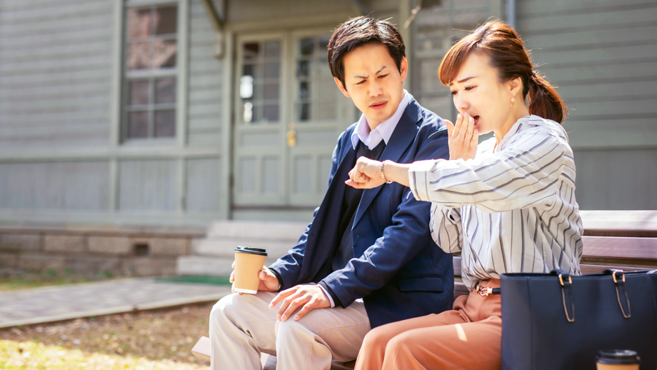 画像:「その時計、5分遅れてるよ」を英語で言うと?